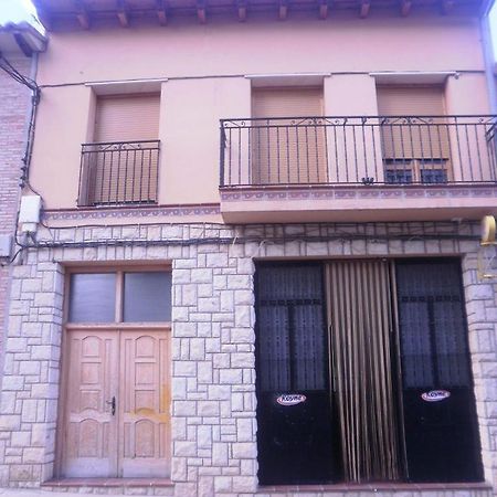 Bar Hostal Torralba De Los Sisones Exteriér fotografie