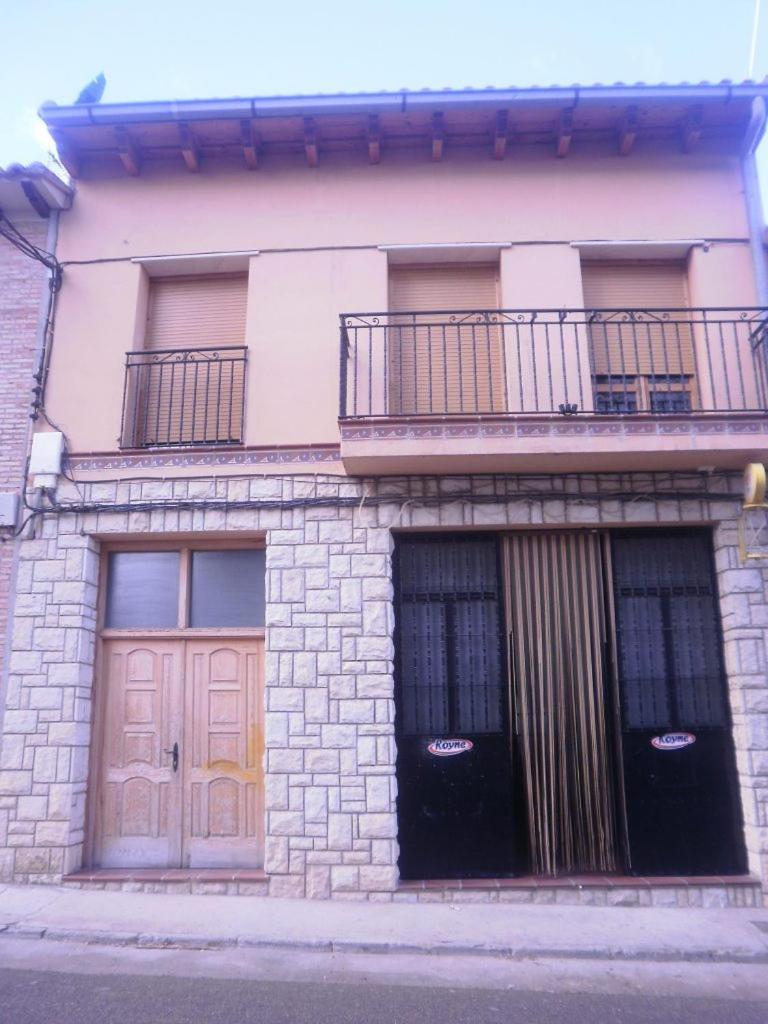 Bar Hostal Torralba De Los Sisones Exteriér fotografie
