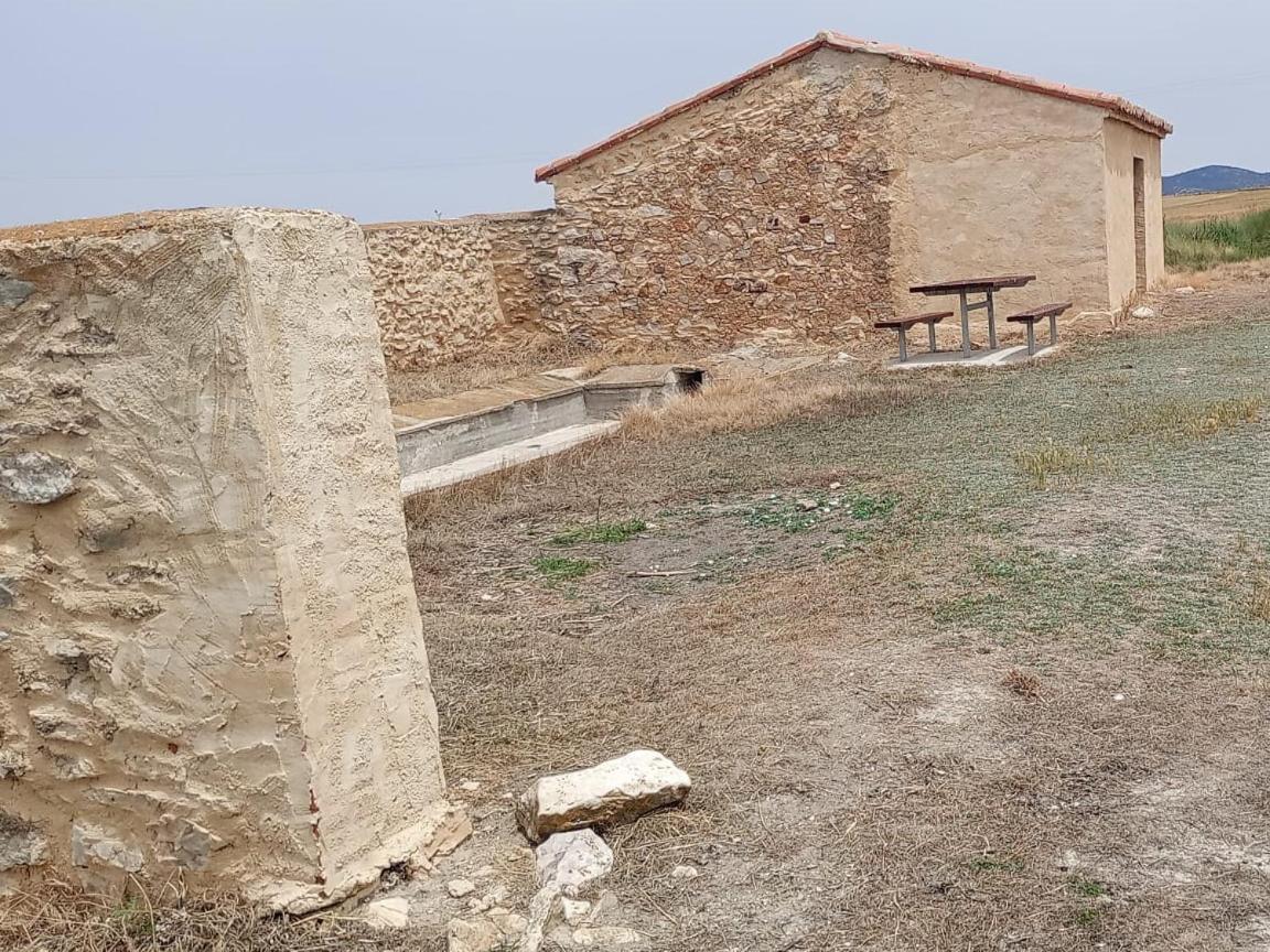 Bar Hostal Torralba De Los Sisones Exteriér fotografie